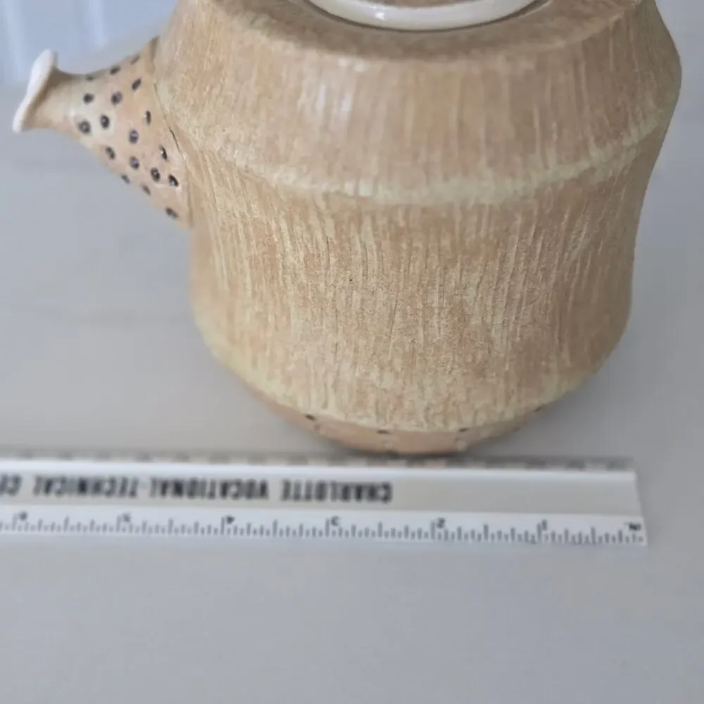 Madeline Stahl Signed Pottery Handmade Tea pot with‎ lid Beige Dotted